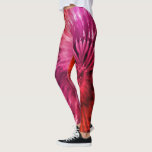 Red & Magenta Psychedelic Sternexplosion Gefärbte Leggings<br><div class="desc">Diese Leggings weisen ein psychedelisches Design auf, das an die Hippie-Gegenkultur der 1960er Jahre erinnert. Ideal für Yoga, Laufen, trainieren im Fitnessraum oder einfach nur, wenn man will, niedliche sexy Strumpfhosen zu tragen. Die Farbtöne Rot, Rosa, Magenta & Fuchsia sind in verschiedenen Farben gehalten.</div>