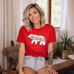 Red Mama Bear T-Shirt<br><div class="desc">Maßgeschneiderte bedruckte Bekleidung mit modischer Mama Bear Grafik. Besuchen Sie unser Geschäft für das passende Baby Bären Design. Klicken Sie auf Anpassen,  um das Design mit Ihrem eigenen Text und Bildern zu personalisieren. Wählen Sie aus einer Vielzahl von Shirt-Stilen und -Farben.</div>