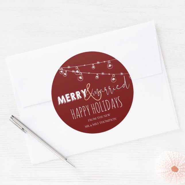 Red Merry & Verheiratet New Happy Holidays Runder Aufkleber (Umschlag)