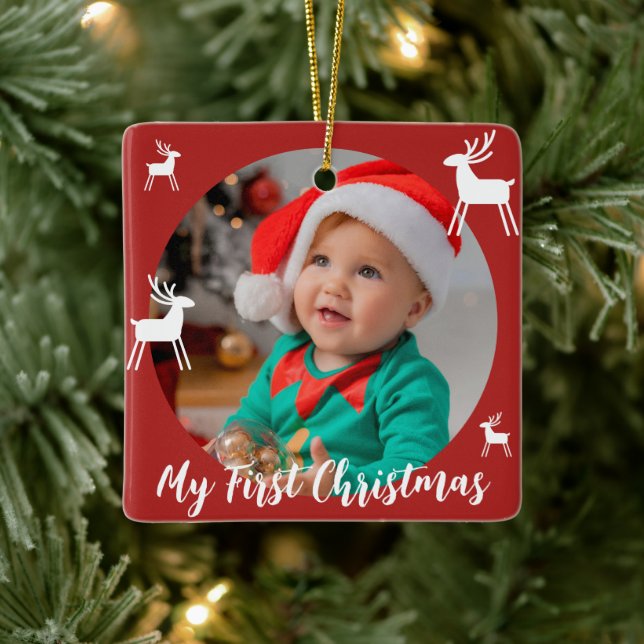 Red Modern Baby First Christmas Foto Keramikornament (Baum)