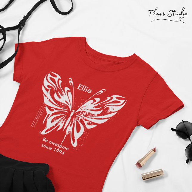 Red Modern Butterfly Geburtstag individueller Text T-Shirt (Von Creator hochgeladen)
