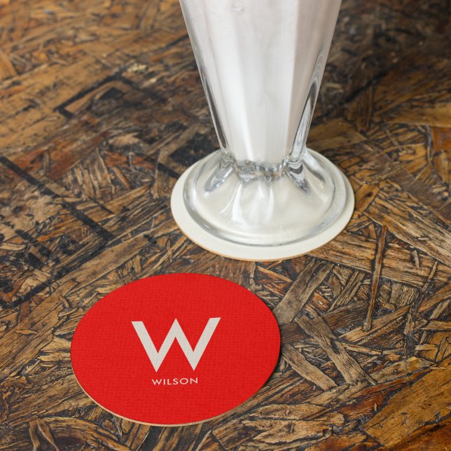 Red Monogram Personal Party Runder Pappuntersetzer (Von Creator hochgeladen)