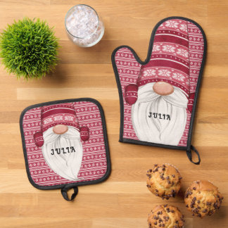 Red Nordic Gnome Personalisiert Ofenhandschuh & Topflappen-Set