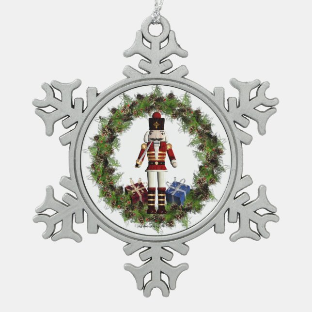 Red Nutcracker Wreath Snowflake Ornament (Vorderseite)