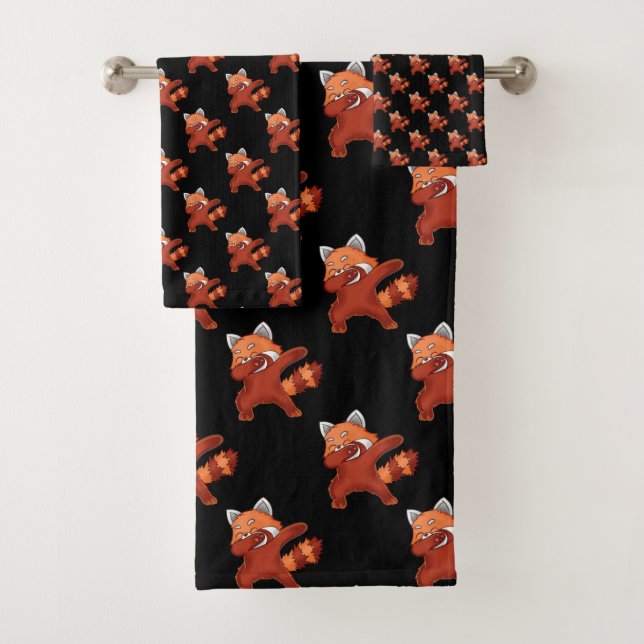 Red Panda Dabbing Badhandtuch Set (Insitu)