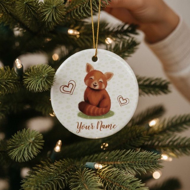 Red Panda Personalisiert Name Keramik Ornament (Cute red panda Christmas Ornament with hand-painted name, being hung on a tree for the holidays.)