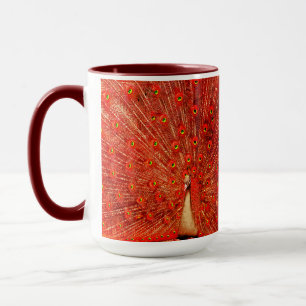Red Peacock, der seine roten Federn zeigt, Tasse