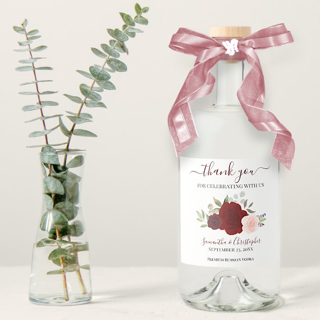 Red & Pink Boho Wasserfarbe Rose Hochzeit Vielen D Alkoholflaschenetikett (In Situ with Plant and Bow)