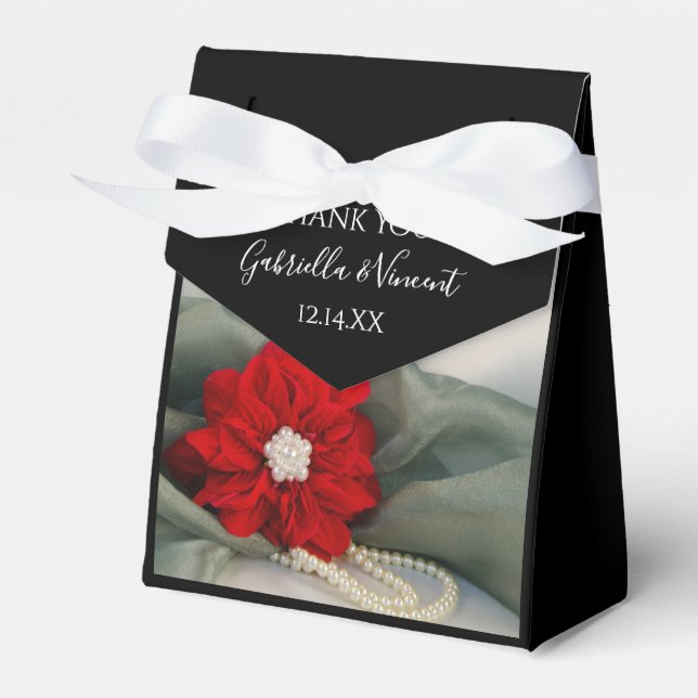 Red Poinsettia and Pearls on Green Winter Wedding Geschenkschachtel (Vorderseite)