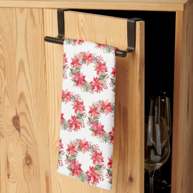 Red Poinsettia Blume und Berry Wreath Geschirrtuch (Drittel gefaltet)