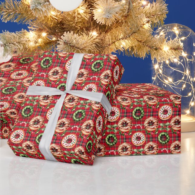 Red Retro Christmas Donuts Red Tartan Kariert Geschenkpapier (Feiertage)