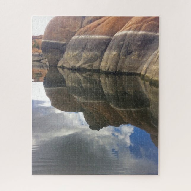 Red Rock Lake Water Reflection Foto Landschaft (Vertikal)