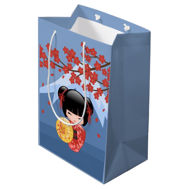 Red Sakura Kokeshi Doll - Niedlich Geisha Girl Blu Mittlere Geschenktüte (Rückseite Schrägansicht)