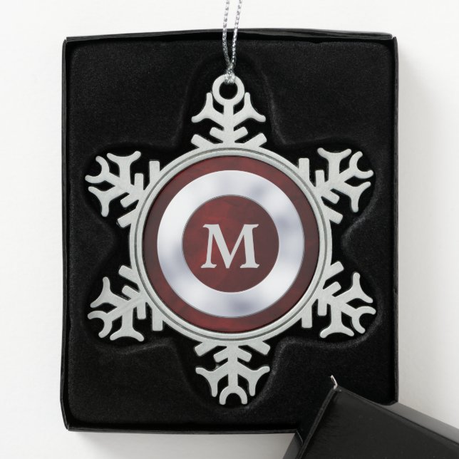 Red Silver Monogram Christmas Schneeflocken Zinn-Ornament (Box)