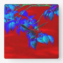 Red Sky Blue Blätter Wall Clock