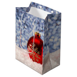 Red Snowflake Christmas Bauble Mittlere Geschenktüte