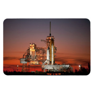 Red Space Shuttle Spaceship Atlantis auf Launch Pa Magnet