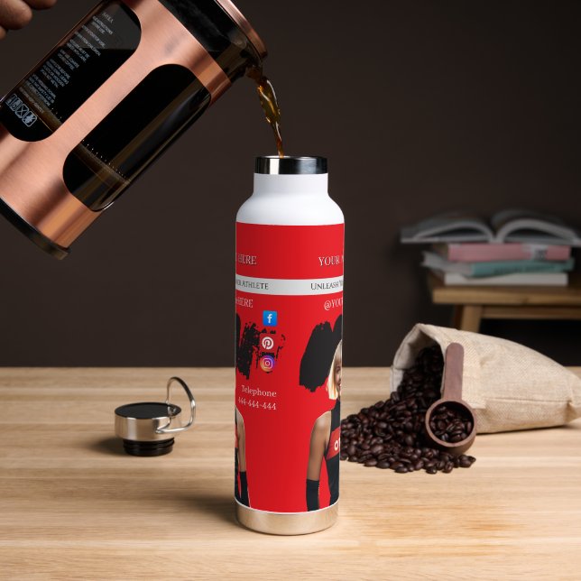red sport fit athlete slim woman trinkflasche (Kaffee)
