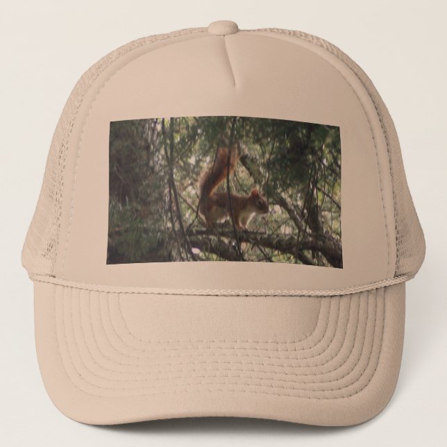 Red Squirrel Trucker Hat Truckerkappe (Vorderseite)