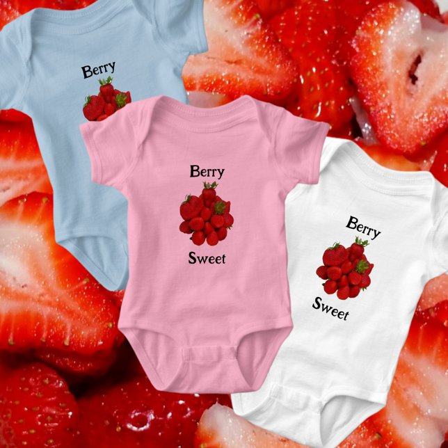 Red Strawberries Berry Sweet Fotografy Baby Strampler (Von Creator hochgeladen)