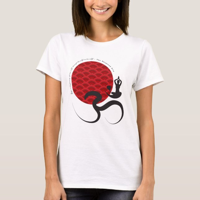 Red Sun Yoga Spiritual Indian Meditat Om Om Logo T-Shirt (Vorderseite)