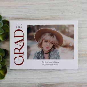 Red Trendy Serif Zwei Fotos Abschluss Ankündigung