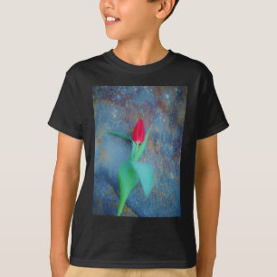 Red Tulip auf Blue Gray Slate T-Shirt