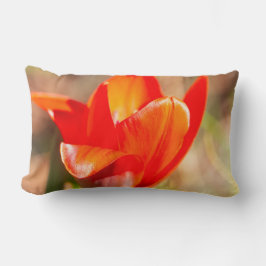 Red Tulip Blossom Lendenkissen
