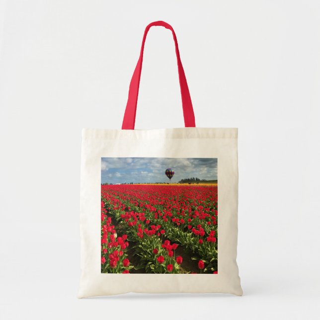 Red Tulip Field mit Hot Air Ballon Tragetasche (Vorne)