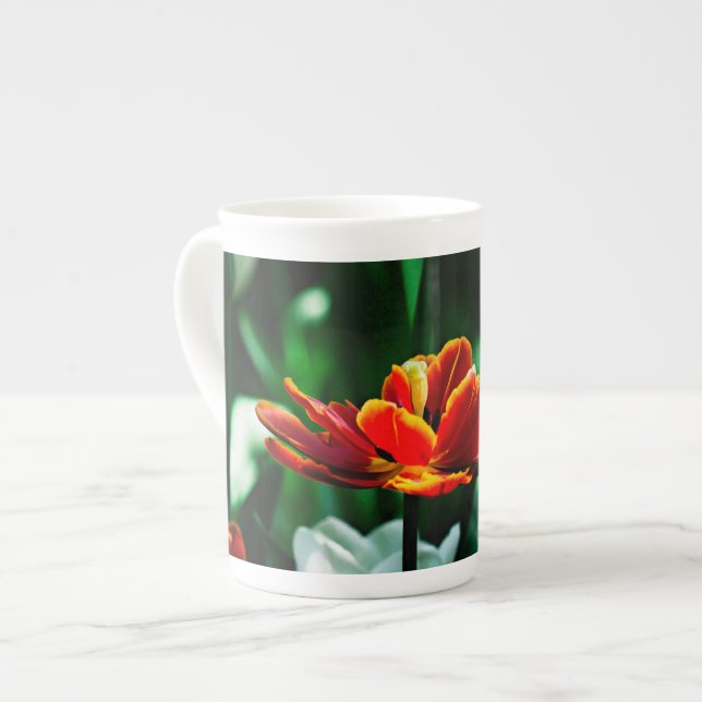Red Tulip - Seine Majestät der König Prozellantasse (Vorderseite Links)