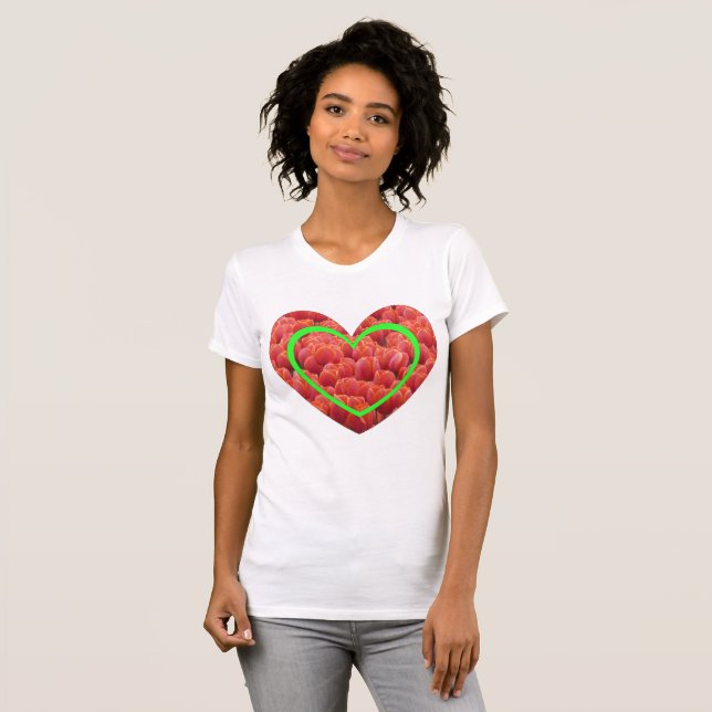 Red Tulips Field Heart Border App. T-Shirt (Vorne ganz)