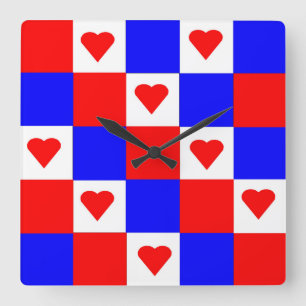 Red, White and Blue Squares with Red Hearts Quadratische Wanduhr