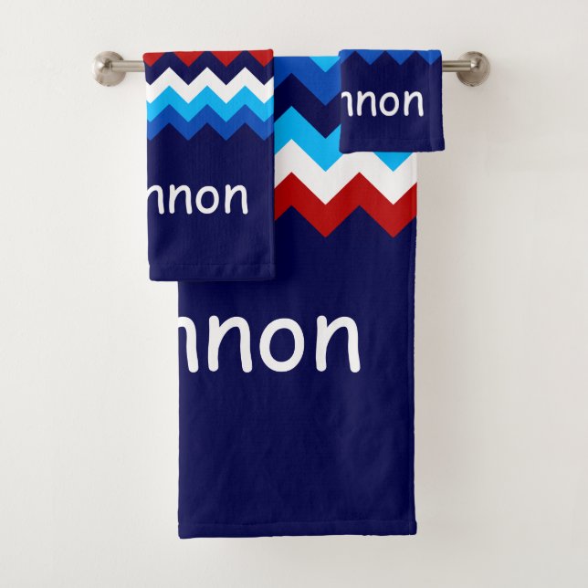Red White Blue Chevrons Monogram Badetuch Set (Insitu)