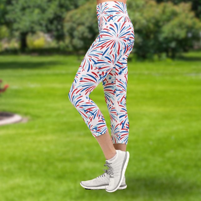 Red White Blue Fireworks Patriotic 4. Juli Capri Leggings (Von Creator hochgeladen)