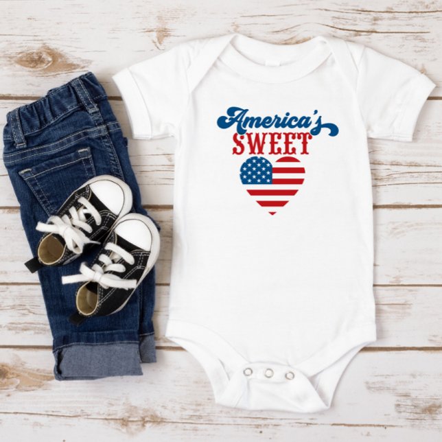 Red White Blue Heart America's Sweetheart Bodysuit Baby Strampler (Von Creator hochgeladen)