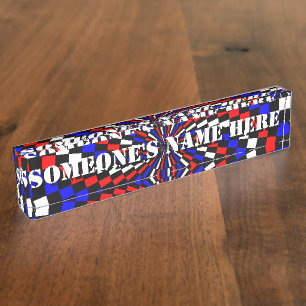 Red White Blue Schachbrett Spiral von Kenneth Yonc Namensplakette