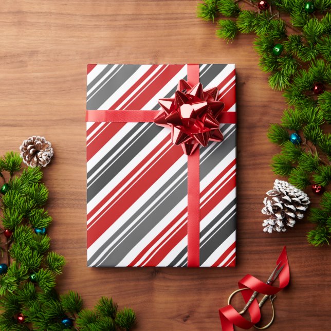 Red White Gray Candy Cane Stripe Holiday Geschenkpapier (Feiertagsgeschenk)