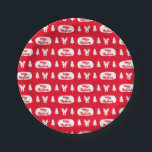 Red White Rentier und Christmas Tree Muster Pappteller<br><div class="desc">Diese knallrote Weihnachtsplatte mit weißem Weihnachtsbaum und Rentierdekor lässt Ihre Geschenke festlich und niedlich aussehen. Die Hintergrundfarbe kann geändert werden,  klicken Sie einfach auf "Bearbeiten mit dem Designwerkzeug".</div>