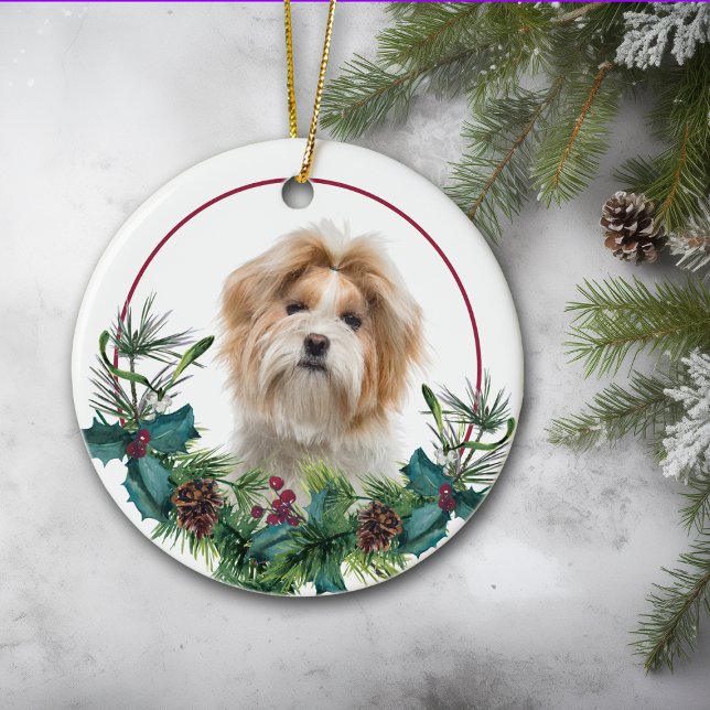 Red White Shih Tzu Dog Evergreen Wreath Keramik Ornament (Von Creator hochgeladen)