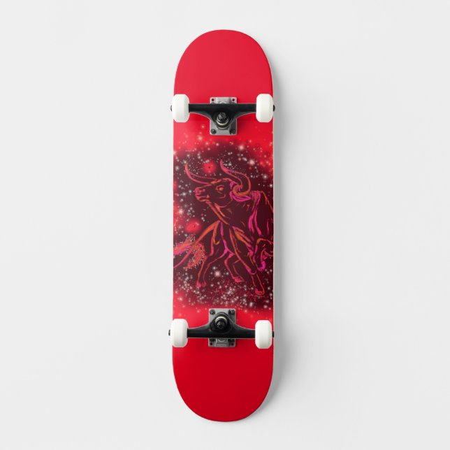 Red Wild Bull Laufen in Starry Night Skateboard (Vorderseite)