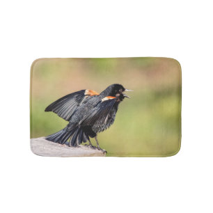 Red Winged Blackbird Singing Badematte