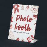 Red Winter Christmas Foto Stand Babydusche Schild<br><div class="desc">Red Winter Christmas Foto Stand Babydusche Schild</div>