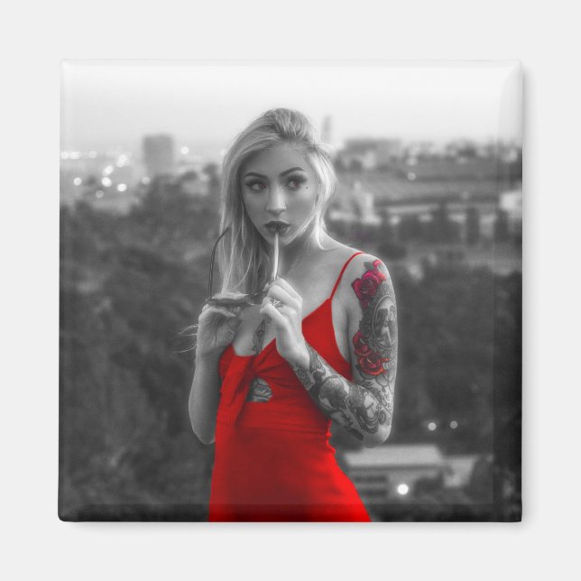 Red Woman Magnet (Vorne)