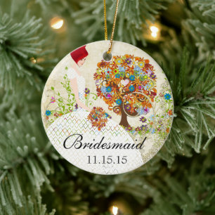 Redhead Bridesmaid gibt Blume Tree Keramik Ornament
