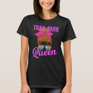 Redneck RV Camper Girl Messy Bun Trailer Park Qu T-Shirt