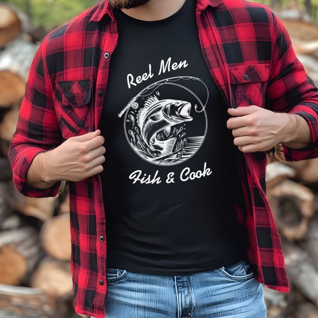 Reel Men Fish & Cook Funny Cooking Küche T-Shirt (Von Creator hochgeladen)