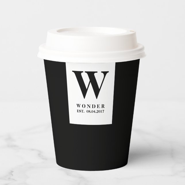 Refined Newly Wed Monogram | Black Minimalist Wedd Pappbecher (Vorderseite)