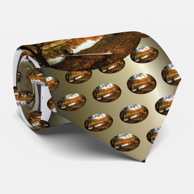 Reflection Forest Autumn River Krawatte (Gerollt)