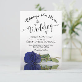 Reflektieren von Hochzeitsplänen für die Blaue Ros Save The Date