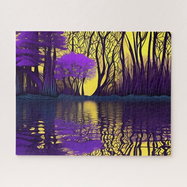 Reflektion der lila und gelben Wälder im Wasser (Horizontal)